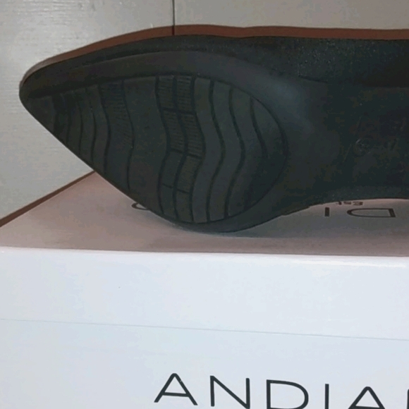 Andiamo Black Gina Heels - Picture 4 of 4